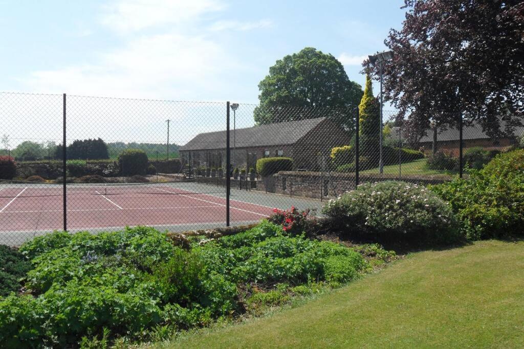 Courtside Barn, Lynn, Newport Villa Newport  Luaran gambar